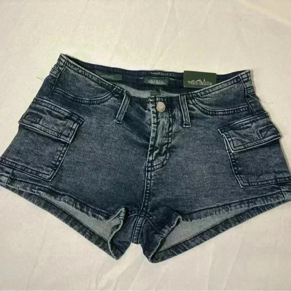 New with tags, womens size 0 wild fable Jean shorts, #B066